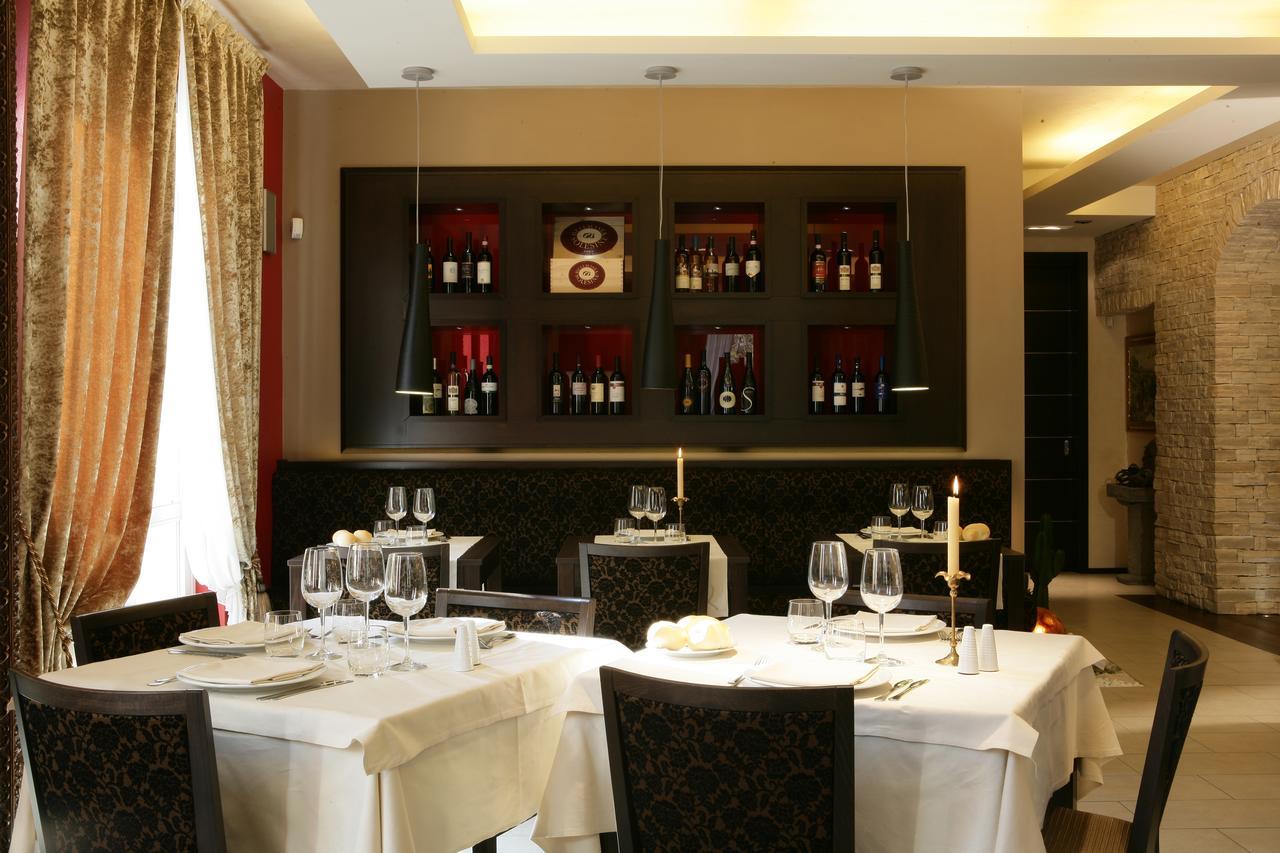 Albergo Ristorante Marcheno ภายนอก รูปภาพ