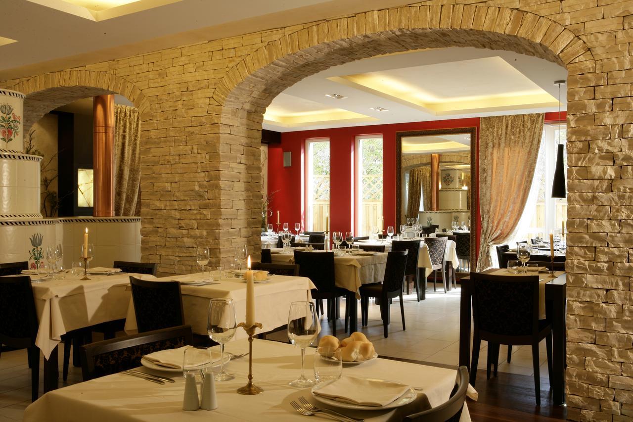 Albergo Ristorante Marcheno ภายนอก รูปภาพ